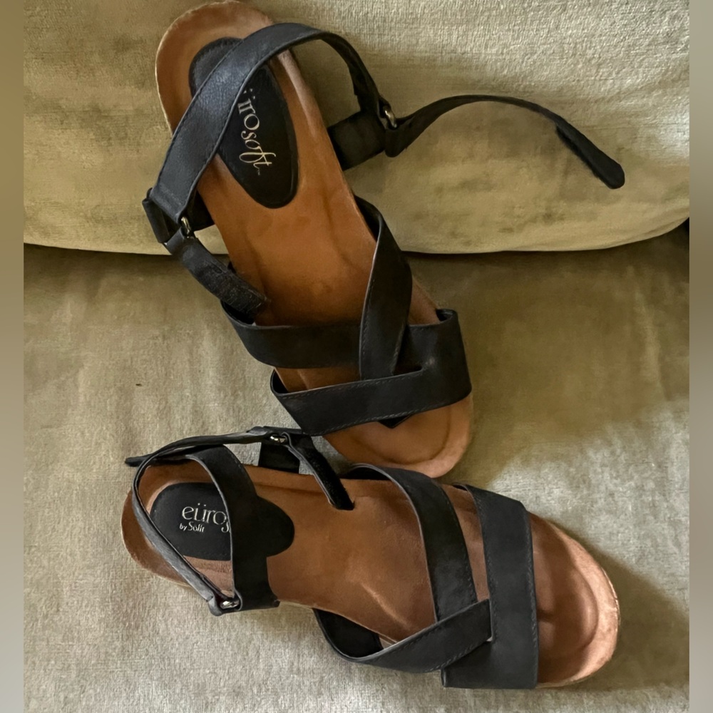 Sofft Black Strappy Sandals